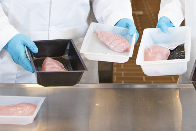 Nofima professionals have investigated the shelf life of chicken fillets in different packaging materials.